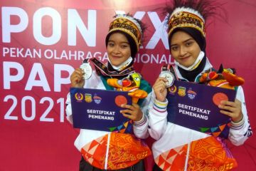 Masih berduka, karateka kakak beradik Nadine-Naila sumbang perak Papua