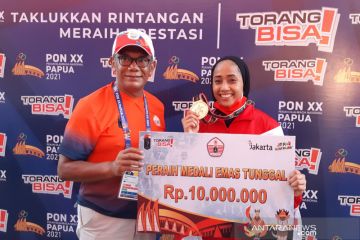 Devina Dea jadi penentu emas DKI Jakarta di kumite beregu putri