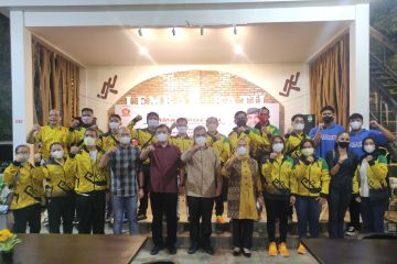 Muzani berikan penghargaan pada atlet Lampung berprestasi di PON Papua