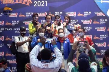 Jabar dan Sumsel berbagi emas pertama anggar