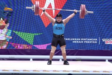 Lifter Zul Ilmi sabet emas perdana angkat besi