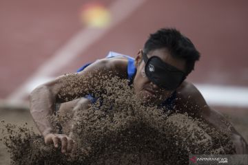 Atlet Jawa Barat raih medali emas di Final lompat jauh T11 Peparnas Papua