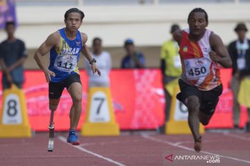 Jawa Barat bayangi tuan rumah dalam klasemen medali Peparnas Papua