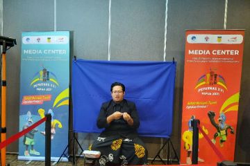 Andhika Pratama si juru bahasa isyarat pada Peparnas XVI Papua