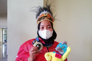 Hanik Puji Astuti kalahkan pelatihnya di Peparnas Papua