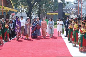Iriana sambut para pendamping pemimpin ASEAN dan negara mitra di TMII