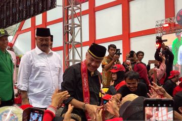 Ganjar: "Kalau sudah di rel yang benar, lalu diganggu, tabrak!"