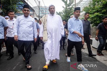 Gibran sambangi Majeis Ta'lim Al Habib Ali Al Habsy di Kwitang