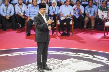 Anies janjikan "Hotline Paris" untuk beri warga bantuan hukum gratis