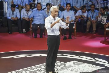 Arti senyuman Ganjar saat debat capres menurut pakar mikro ekspresi