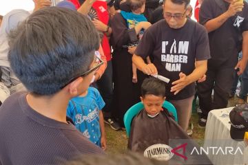 Kaesang kunjungi bakti sosial relawan Bolonemase di Tegal