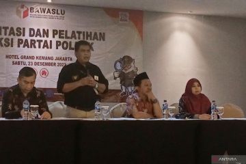 Bawaslu Jaksel ingatkan saksi parpol tak hanya awasi suara partainya