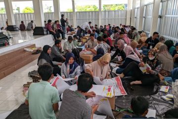 KPU Kulon Progo mulai pelipatan surat suara Pemilu 2024