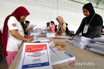Sortir surat suara hampir tuntas, KPU DKI tak berencana tambah pekerja