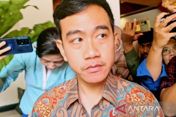 Gibran kembali berkantor usai beberapa hari cuti untuk kampanye 