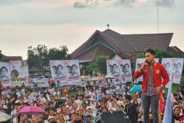 Kaesang curhat di hadapan simpatisan kampanye akbar di Sleman