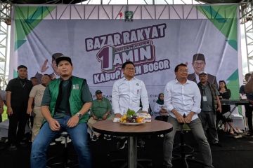 Hadiri bazar rakyat di Bogor, Cak Imin dicurhati warga soal sembako