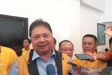 Airlangga soal petisi akademisi: Itu tokoh memakai nama kampus