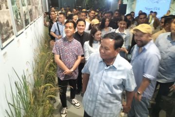 Prabowo-Gibran kompak menengok pameran lukisan anak bangsa 