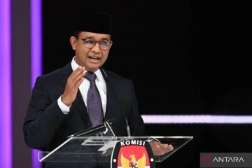 Anies sering sebut "bansos"  dan "perempuan" di debat pemungkas capres