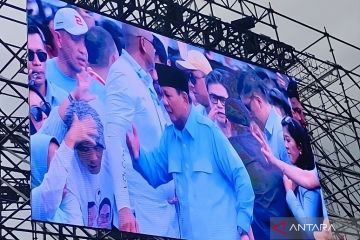 Prabowo minta pendukungnya pantau penghitungan suara sampai selesai