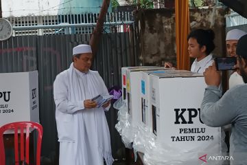 Rizieq Shihab gunakan hak suara jelang penutupan di TPS 47 Petamburan