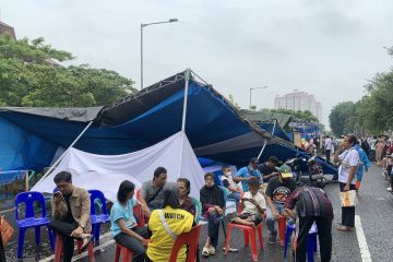 KPU sebut sejumlah TPS terendam dan dua ambruk di Kelapa Gading