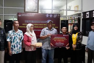 KPU Kota Pangkalpinang serahkan santunan bagi 4 anggota KPPS