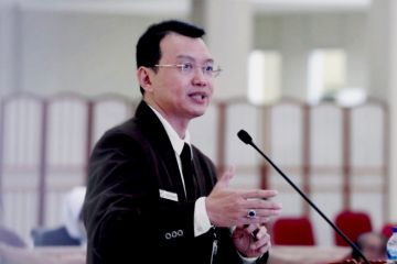 Pengamat sebut Khofifah jadi titik temu koalisi di Pilkada 2024