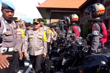 Kabaharkam serahkan sarana prasarana pendukung pengamanan Polda Bali