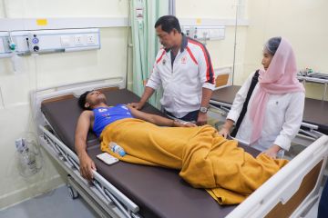 Pj Gubernur Jateng jenguk atlet PON XXI yang dirawat di RS Aceh