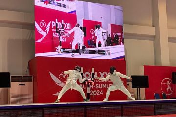 Riau kembali raih emas anggar lewat floret individu putra