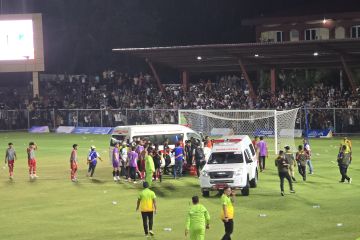 Pemain pukul wasit, laga Aceh vs Sulsel terhenti sementara