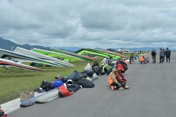 Gantole - Nomor durasi gagal terbang akibat angin kencang