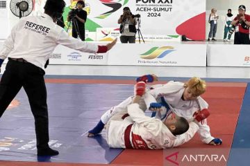 Jujitsan Jatim tumbangkan atlet MMA Linda Darrow di final jujitsu PON