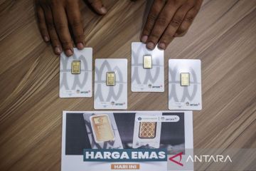 Harga emas Antam hari ini Selasa 24 Juni 2025 turun Rp10.000 ke angka Rp1.932.000 per gram