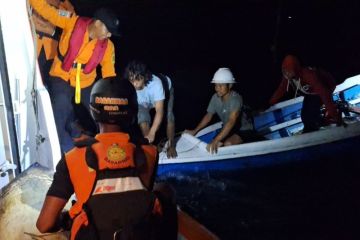 Basarnas evakuasi tiga pemancing di perairan Balikpapan
