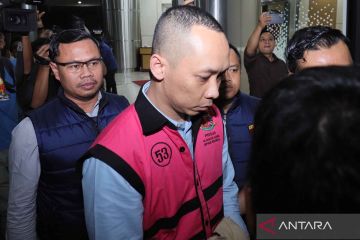 Kejagung tahan tersangka kasus korupsi minyak mentah