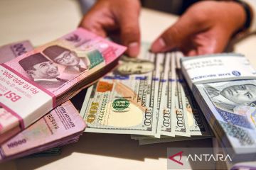 Nilai tukar rupiah menguat seiring potensi suku bunga Fed turun hampir 90 persen