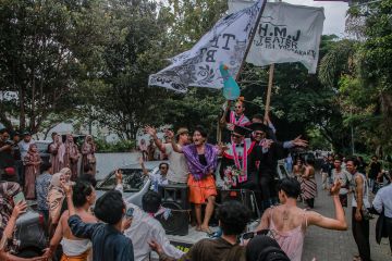 Arak-arakan wisuda unik di Yogyakarta