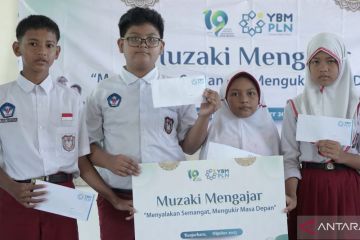YBM PLN Kalselteng salurkan bantuan kepada 50 siswa SDN di Banjarbaru