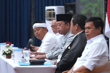 Gubernur Dedi siapkan skema radikal penertiban bangunan sempadan sungai Jabar