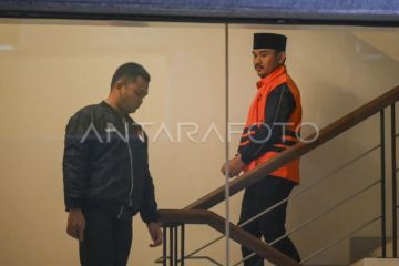 KPK tahan Bupati Bekasi