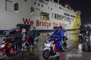 Arus mudik sepeda motor di Pelabuhan Ciwandan