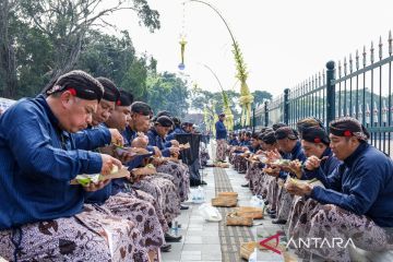 Kirab budaya Mangayubagya 80 tahun Sri Sultan Hamengku Buwono X