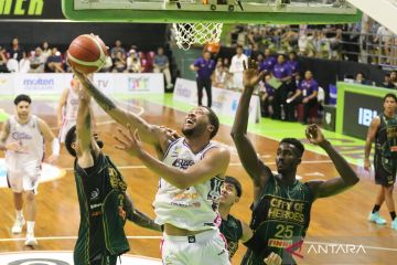  Pacific Caesar Surabaya kalah 77-92 dari RANS Simba Bogor