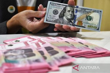 Kepercayaan investor terhadap bursa saham beri tekanan pada rupiah