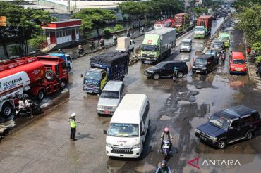 Jalur utama Pantura Semarang–Surabaya sudah bisa dilalui setelah terendam banjir rob