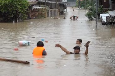 Banjir di Medan rendam lima kecamatan, warga mengungsi