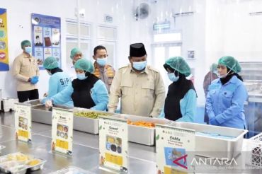 Presiden Prabowo perintahkan Qodari cari video-video yang ramalkan MBG gagal